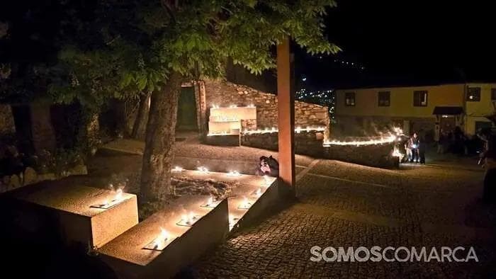Rehabilitación del BIC de O Castro de Valdeorras presente con la luz de los caracoles en la noche del Viernes Santo